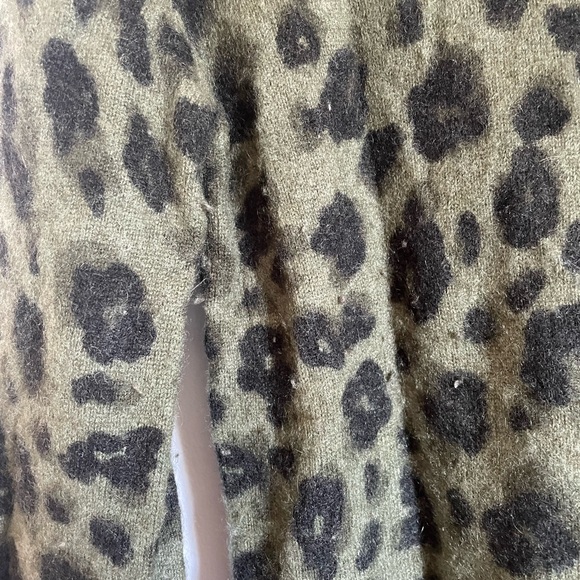 CASHMERE Leopard Print Sweater - Picture 3 of 4